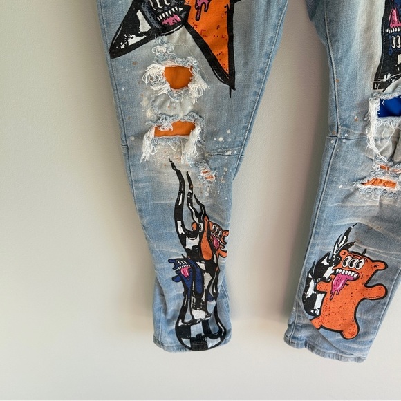 NWT Smoke Rise Distressed Painted Graphic Slim Tapered Fit Light Wash Jeans 38 - Picture 5 of 11